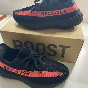 Yeezy 350 v2 shoes